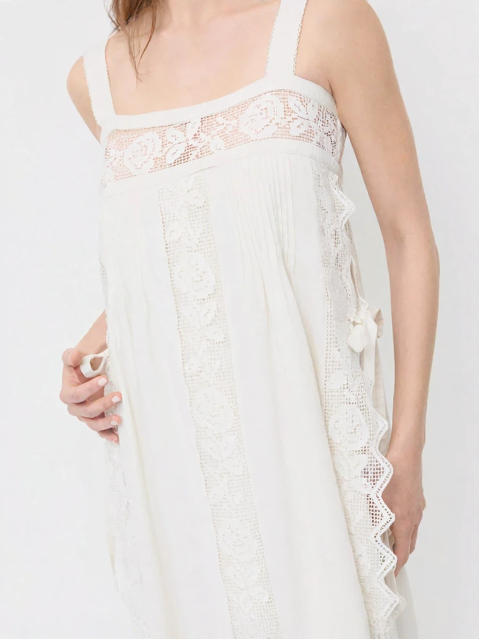 Vestido Midi Con Encaje